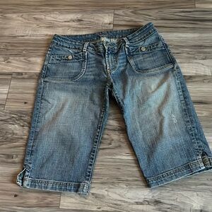 Bebe vintage Bermuda shorts - size 31 - low rise